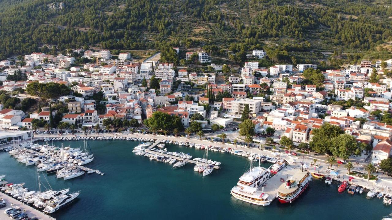 Apartments Larus Baska Voda Bagian luar foto